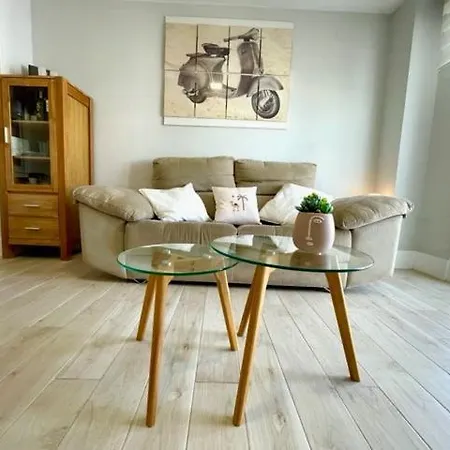 Gatu Salada, Junto La Playa, Parking, Terraza, Aire Acc, Piscina, Wifi Solo Familias O Grupos Mayores De 21 Anos Apartment El Puerto de Santa María